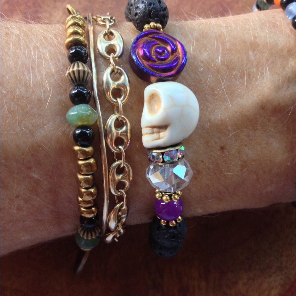 Sugar Skull Bracelet 🌸 - Picture 3 of 3